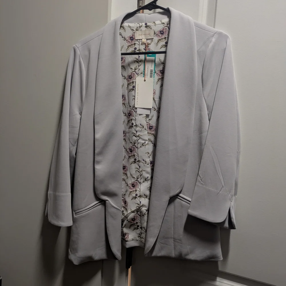 Skies Are Blue Gray Blazer with Notched Lapels and Open Front - Picture 3 of 6